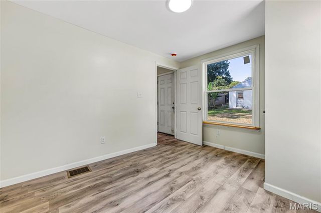 21 Shumate Avenue, Maryland Heights, MO 63043