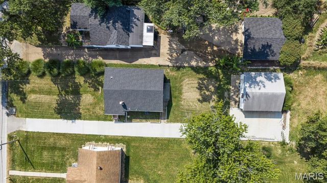 21 Shumate Avenue, Maryland Heights, MO 63043