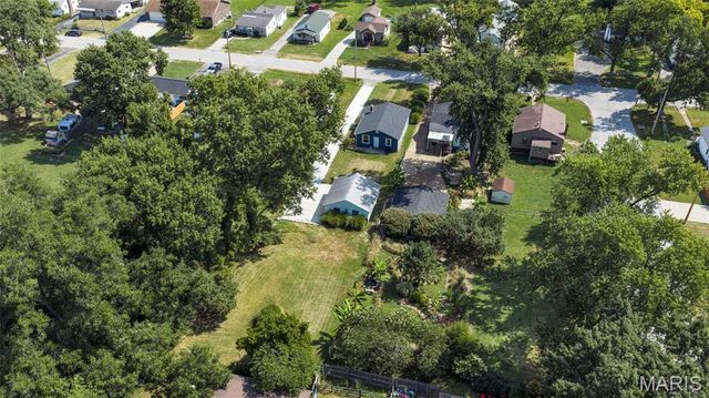 21 Shumate Avenue, Maryland Heights, MO 63043