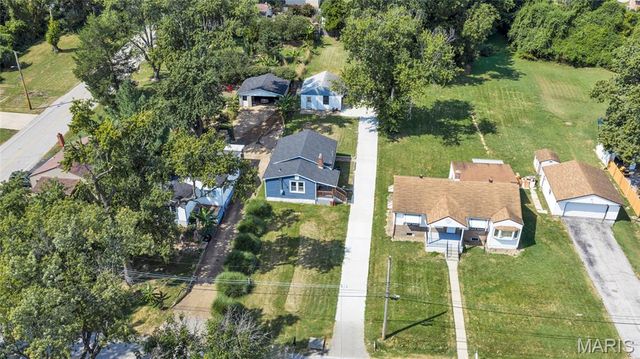 21 Shumate Avenue, Maryland Heights, MO 63043