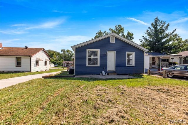 21 Shumate Avenue, Maryland Heights, MO 63043