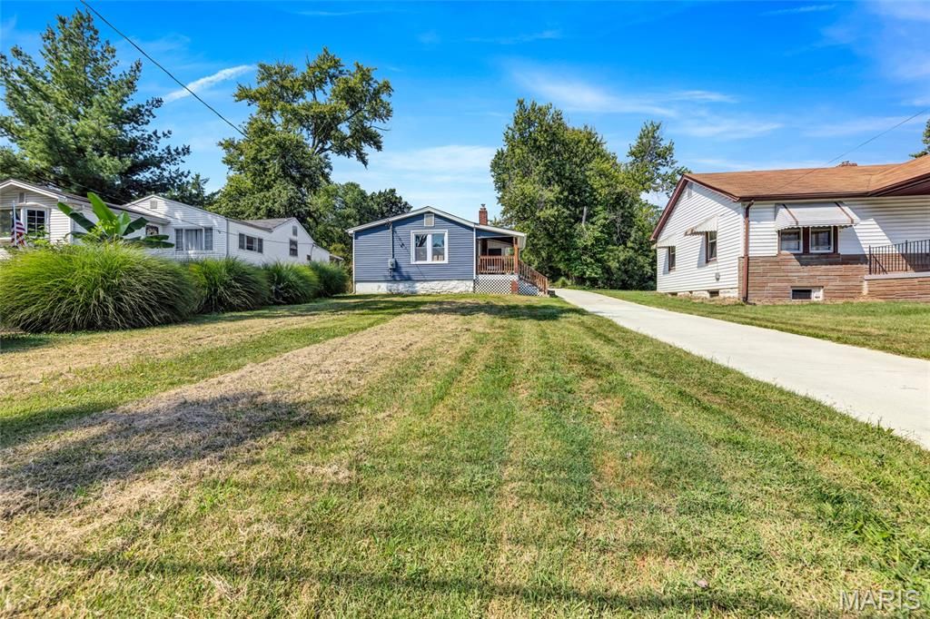 21 Shumate Avenue, Maryland Heights, MO 63043