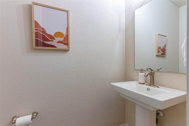 6800 Little Serenity CV, Jonestown, TX 78645