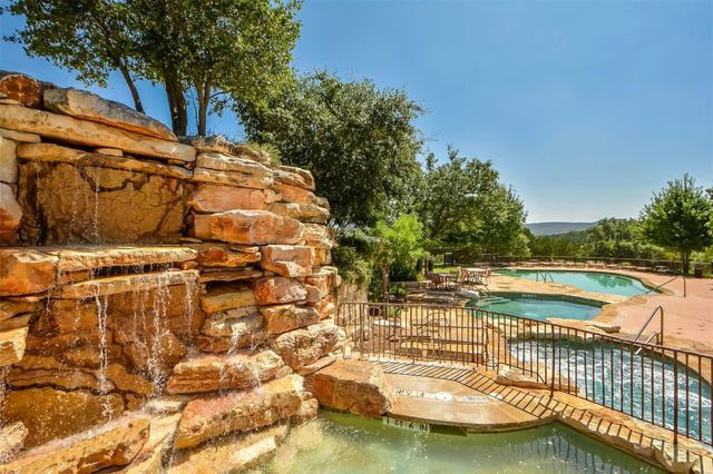 6800 Little Serenity CV, Jonestown, TX 78645