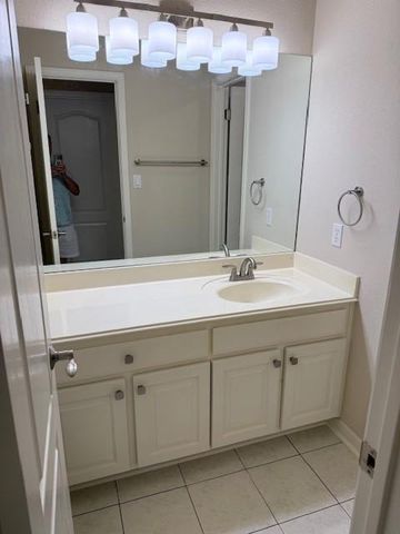 12 Treemont DR, Austin, TX 78746