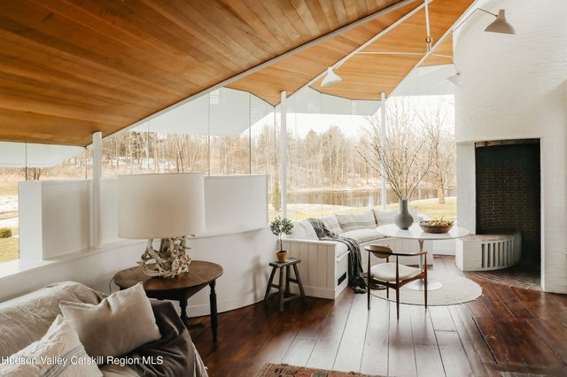 433 Rapp Road, Valatie, NY 12184