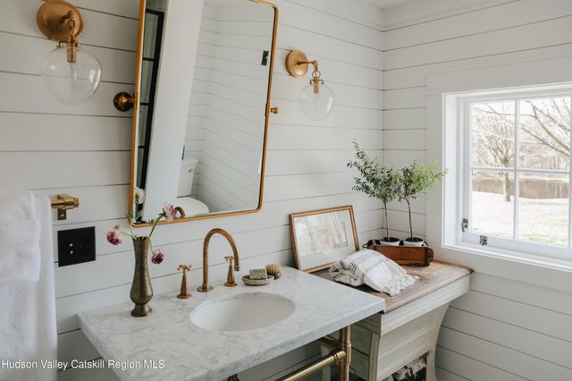 433 Rapp Road, Valatie, NY 12184