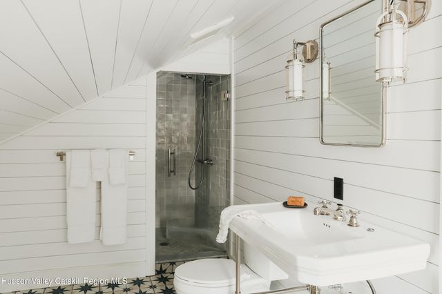 433 Rapp Road, Valatie, NY 12184