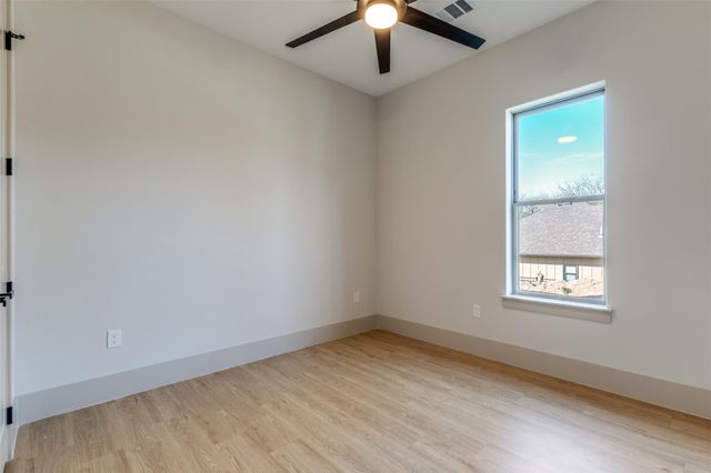 120 N Pohakea DR, Bastrop, TX 78602