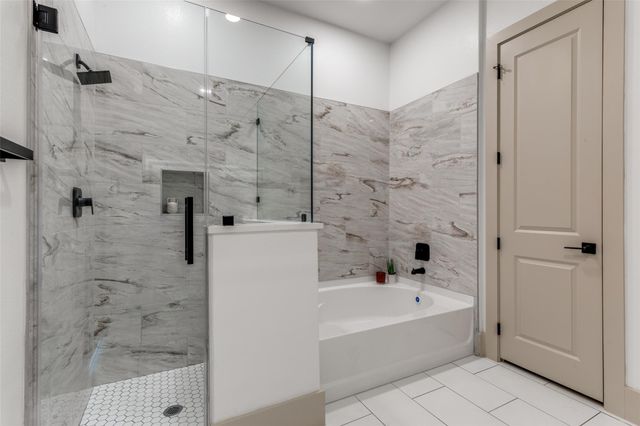 120 N Pohakea DR, Bastrop, TX 78602