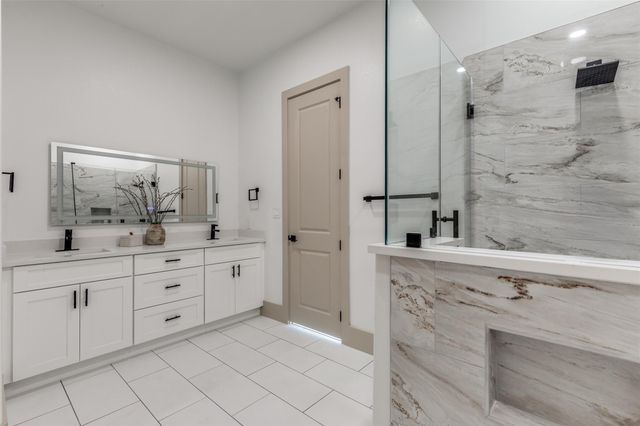 120 N Pohakea DR, Bastrop, TX 78602