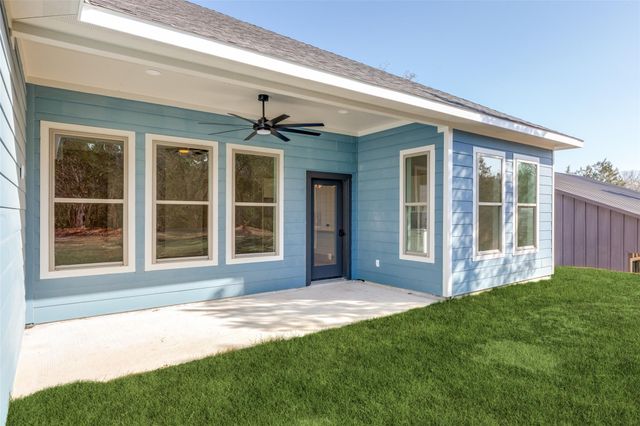 120 N Pohakea DR, Bastrop, TX 78602