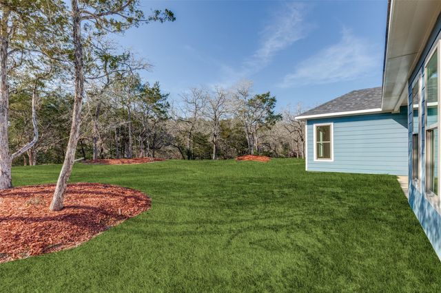 120 N Pohakea DR, Bastrop, TX 78602