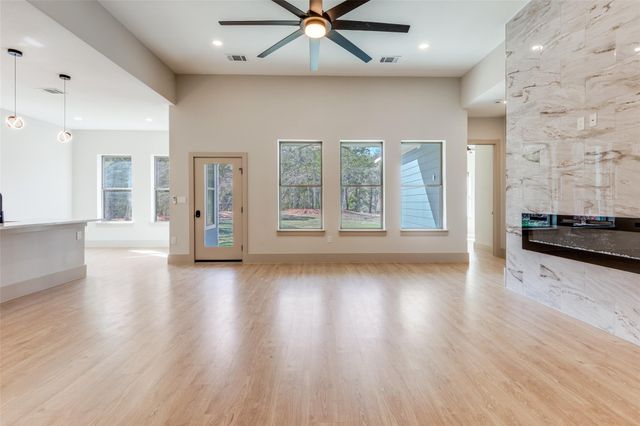 120 N Pohakea DR, Bastrop, TX 78602