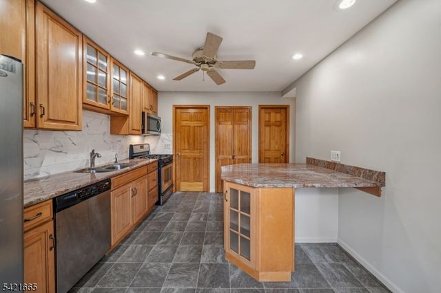 29 Bloomingdale Dr 1C, Hillsborough Twp., NJ 08844