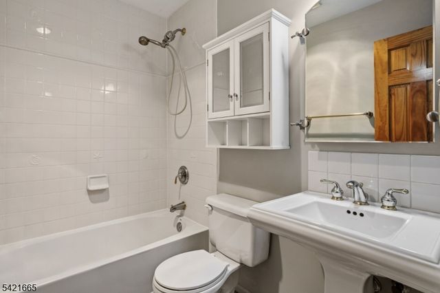 29 Bloomingdale Dr 1C, Hillsborough Twp., NJ 08844