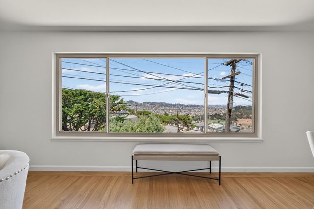 22 Alta Vista Way, Daly City, CA 94014