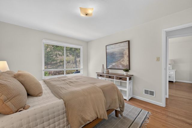 22 Alta Vista Way, Daly City, CA 94014