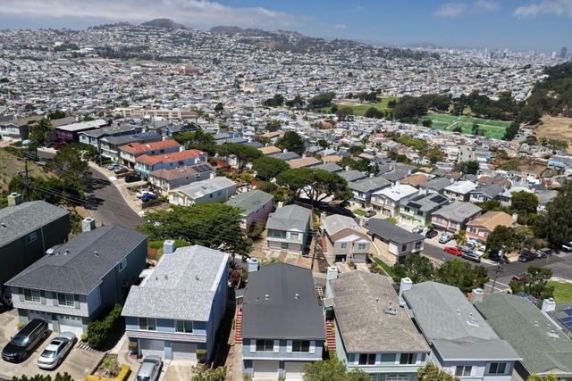 22 Alta Vista Way, Daly City, CA 94014