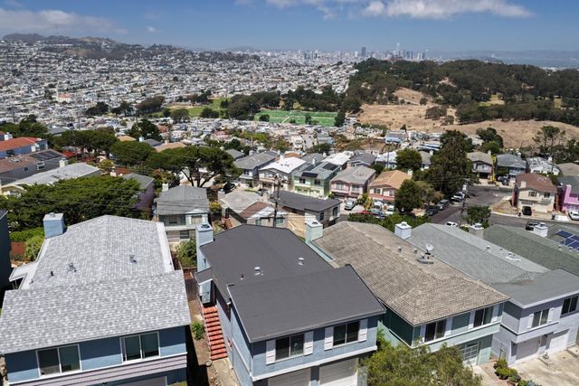 22 Alta Vista Way, Daly City, CA 94014