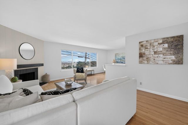 22 Alta Vista Way, Daly City, CA 94014
