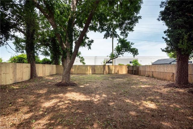 7534 Yorktown DR, Norfolk, VA 23505