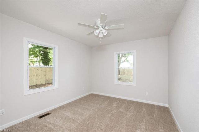 7534 Yorktown DR, Norfolk, VA 23505