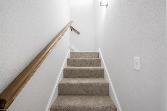 7534 Yorktown DR, Norfolk, VA 23505