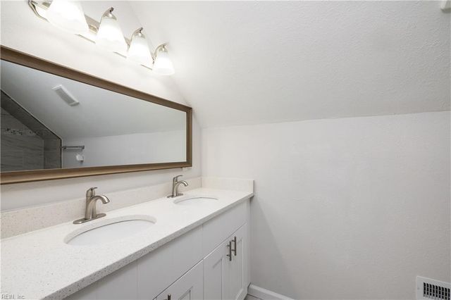 7534 Yorktown DR, Norfolk, VA 23505