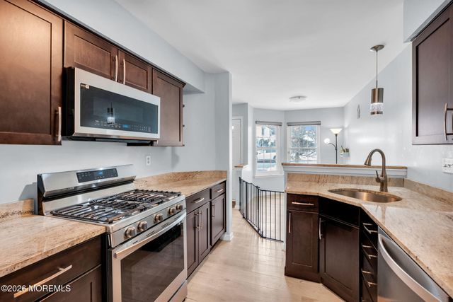 215 Century Way, Manalapan, NJ 07726