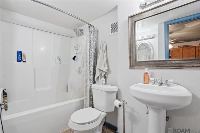 18911 Tall Oaks Ct, Baton Rouge, LA 70817