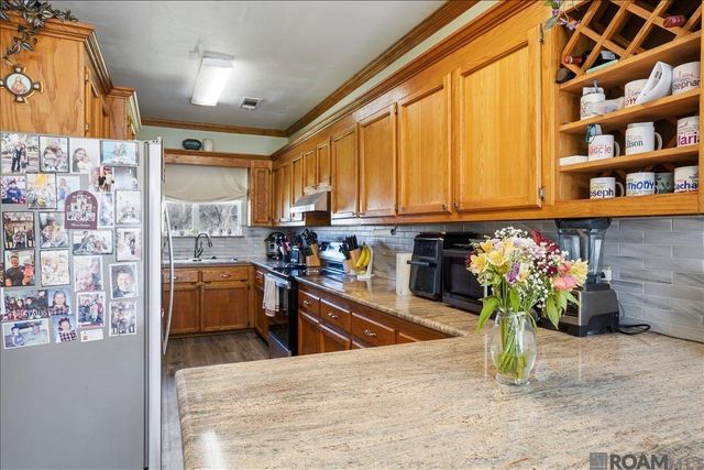 18911 Tall Oaks Ct, Baton Rouge, LA 70817