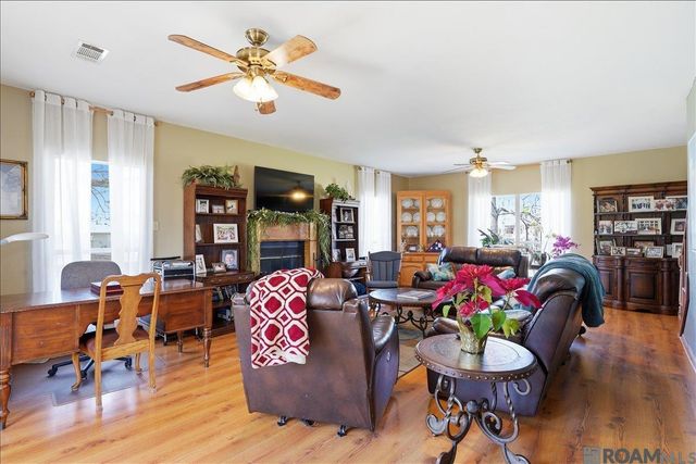 18911 Tall Oaks Ct, Baton Rouge, LA 70817