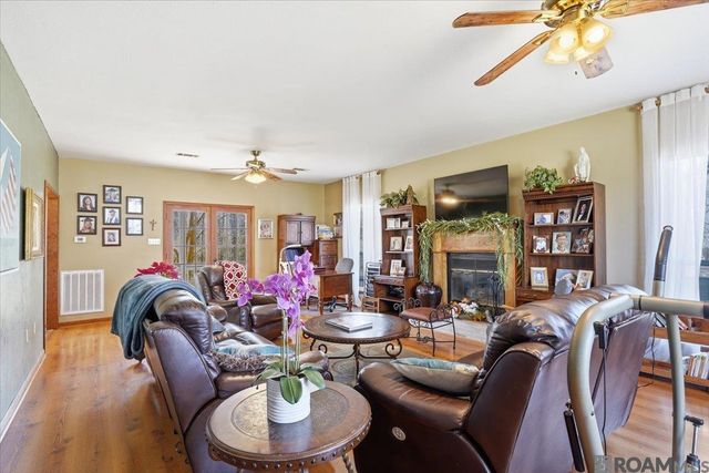 18911 Tall Oaks Ct, Baton Rouge, LA 70817