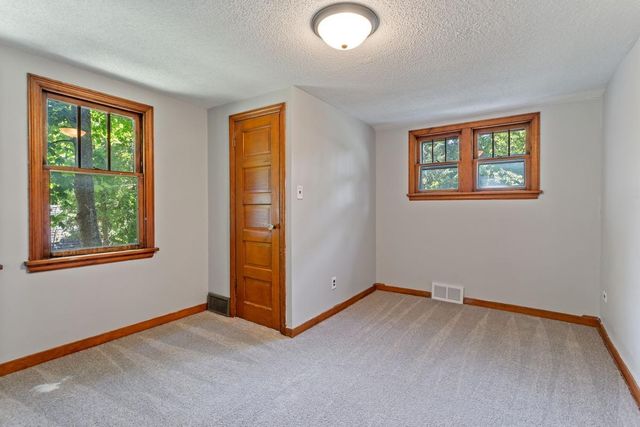15240 9th Avenue N, Plymouth, MN 55447