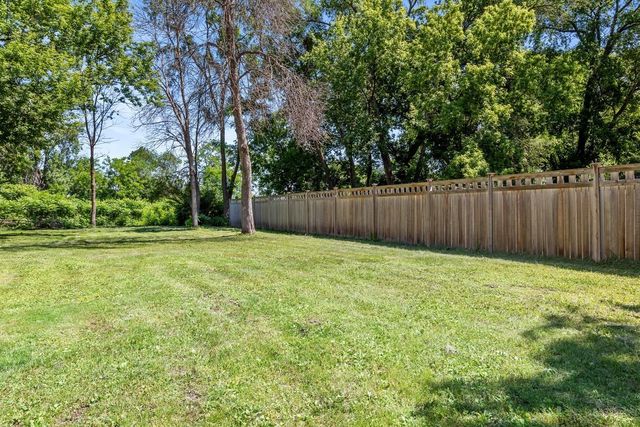 15240 9th Avenue N, Plymouth, MN 55447