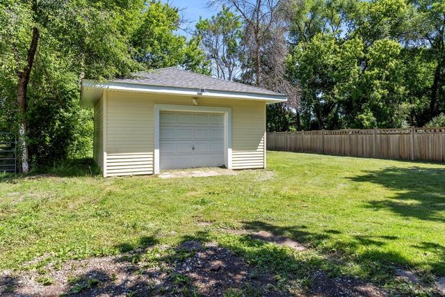 15240 9th Avenue N, Plymouth, MN 55447