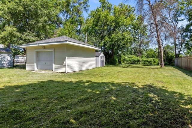 15240 9th Avenue N, Plymouth, MN 55447