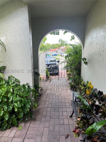 17919 NW 66th Ct, Hialeah, FL 33015
