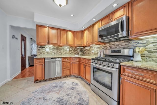 22 Woodlot Rd, Wayne Twp., NJ 07470