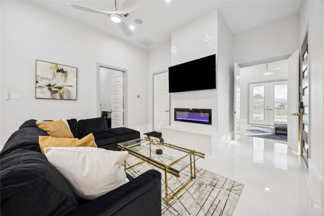 3458 Simmons St Street, Houston, TX 77004
