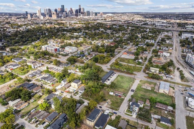3458 Simmons St Street, Houston, TX 77004