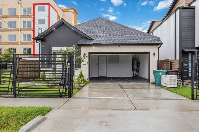 3458 Simmons St Street, Houston, TX 77004