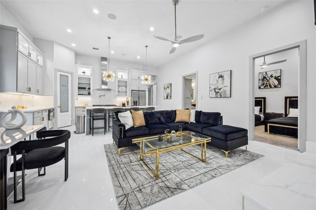 3458 Simmons St Street, Houston, TX 77004