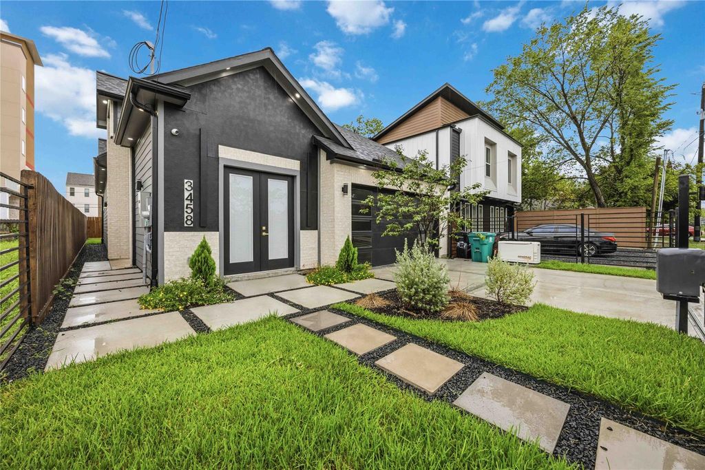 3458 Simmons St Street, Houston, TX 77004
