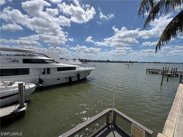 1001 10th AVE S, Naples, FL 34102