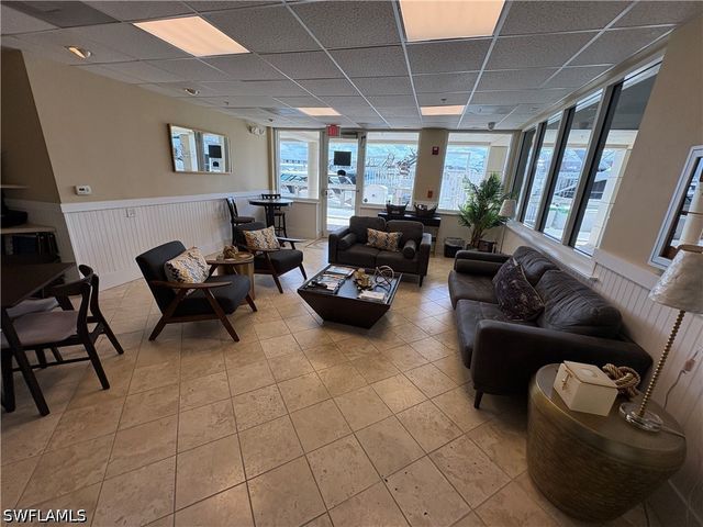 1001 10th AVE S, Naples, FL 34102
