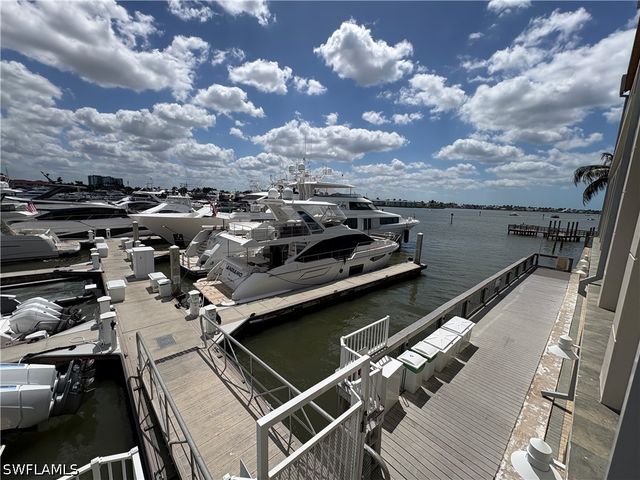 1001 10th AVE S, Naples, FL 34102