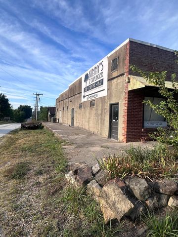 14480 E Spur N, Stockton, MO 65785