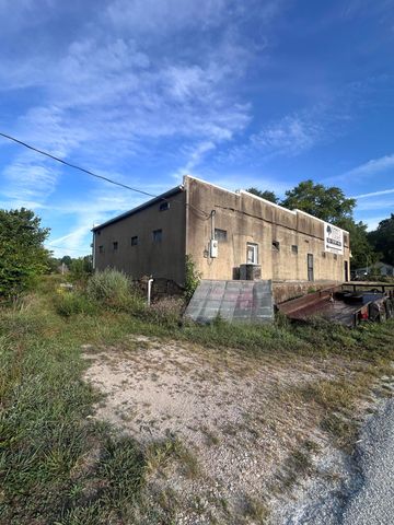 14480 E Spur N, Stockton, MO 65785